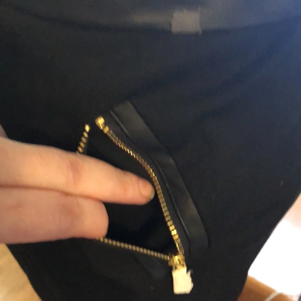 Black Express Skirt Never Worn - Picture 3 of 9